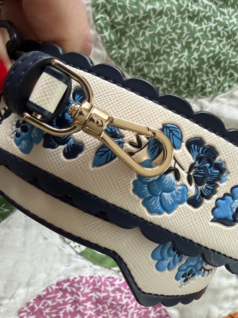 Kate Spade Blue and White Embroidered Floral Adjustable Strap Blue Vase - Picture 12 of 13